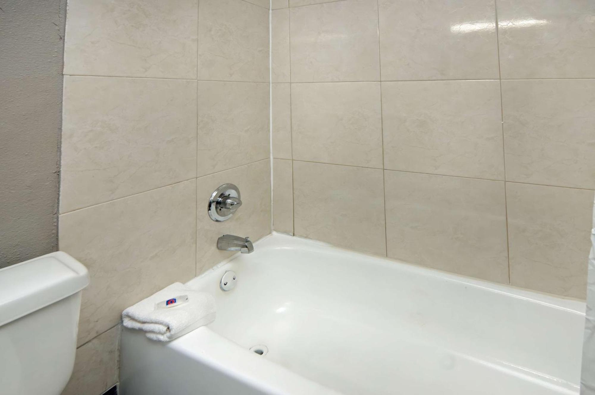 Hotel 6-fort Worth, Tx - Downtown East